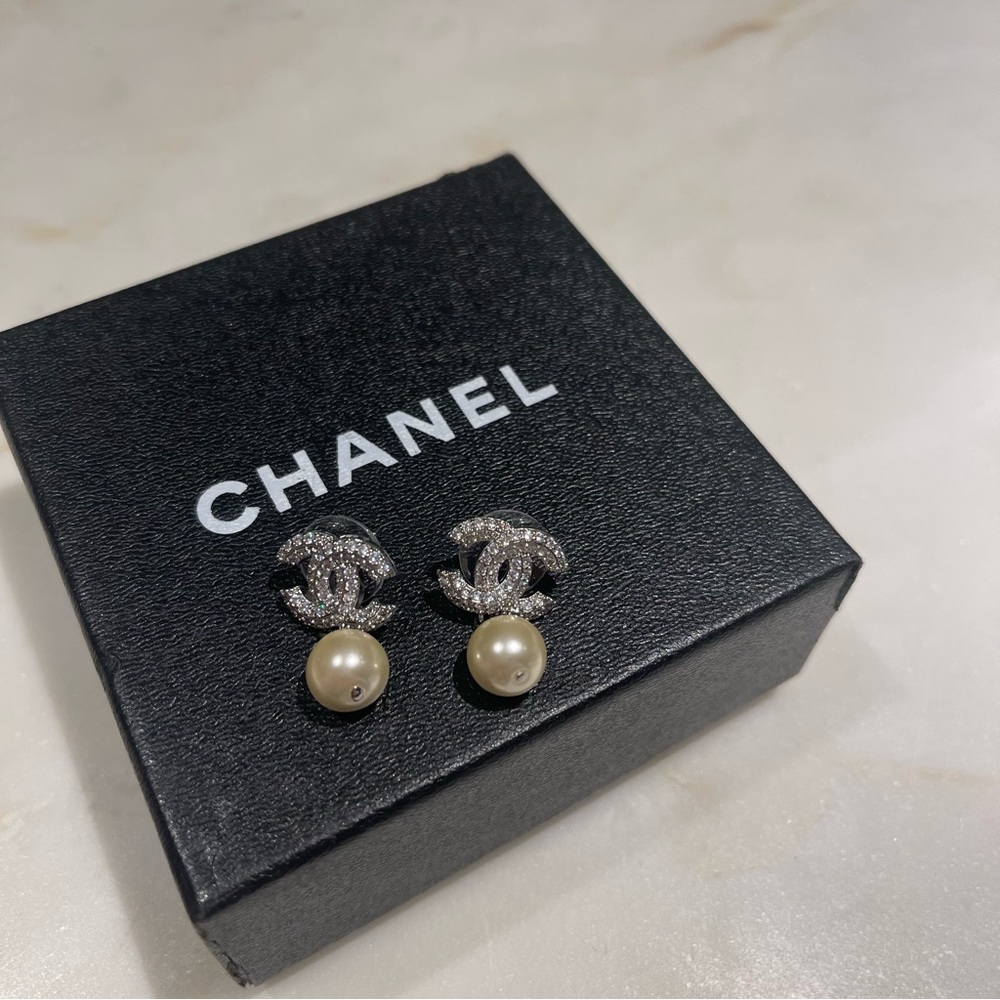Pearl earrings silver stud NEW